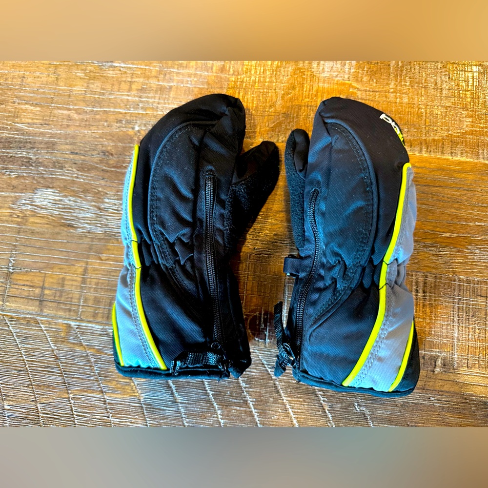 Head snow gloves
